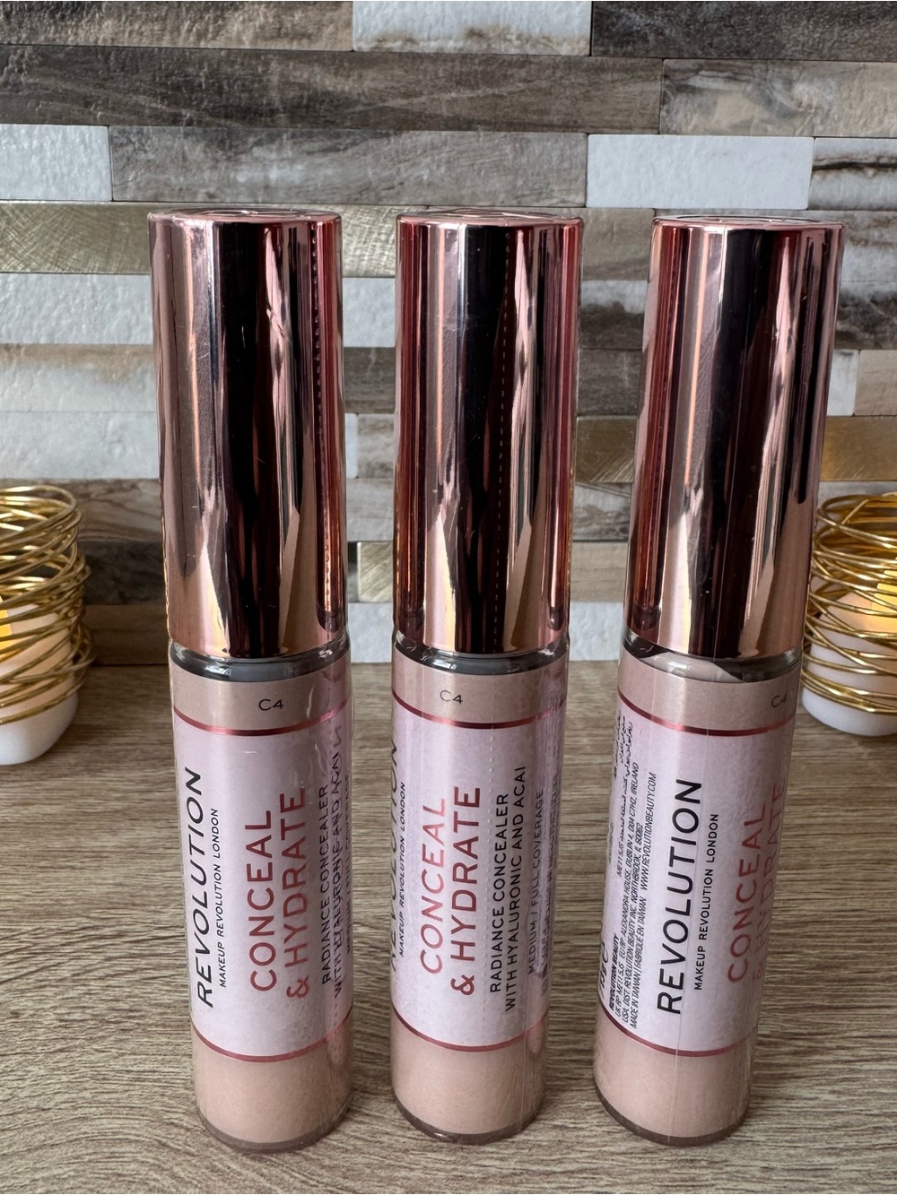3 Revolution Conceal & Hydrate Radiance Concealer - C4 (Light Beige)